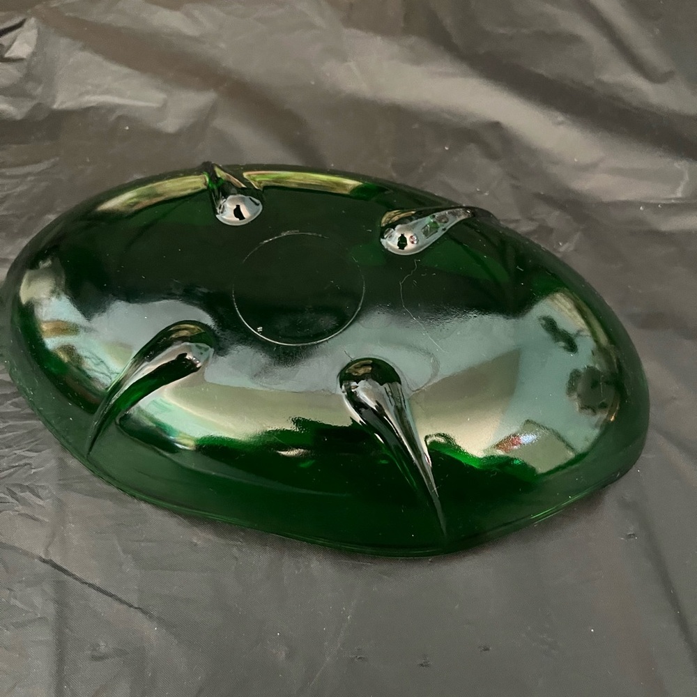 Vintage emerald green wavy top dish - Picture 4 of 4